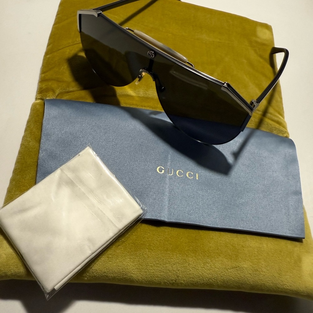 Gucci Dark Gray Men's Sunglasses